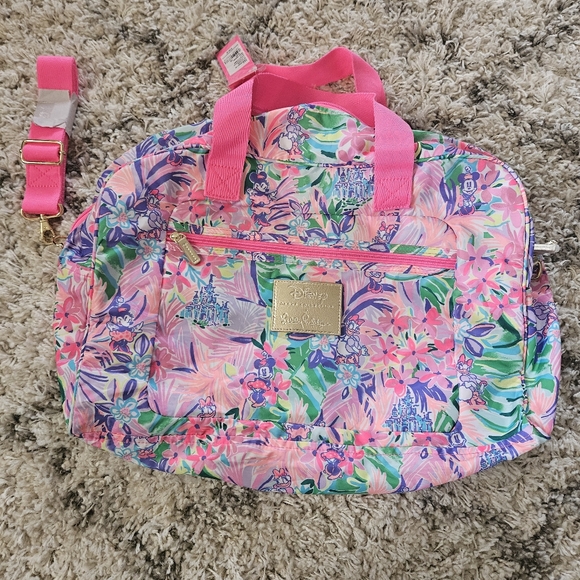 Lilly Pulitzer x Disney Weekender Duffel Bag Lilly Loves Disney - Picture 5 of 10